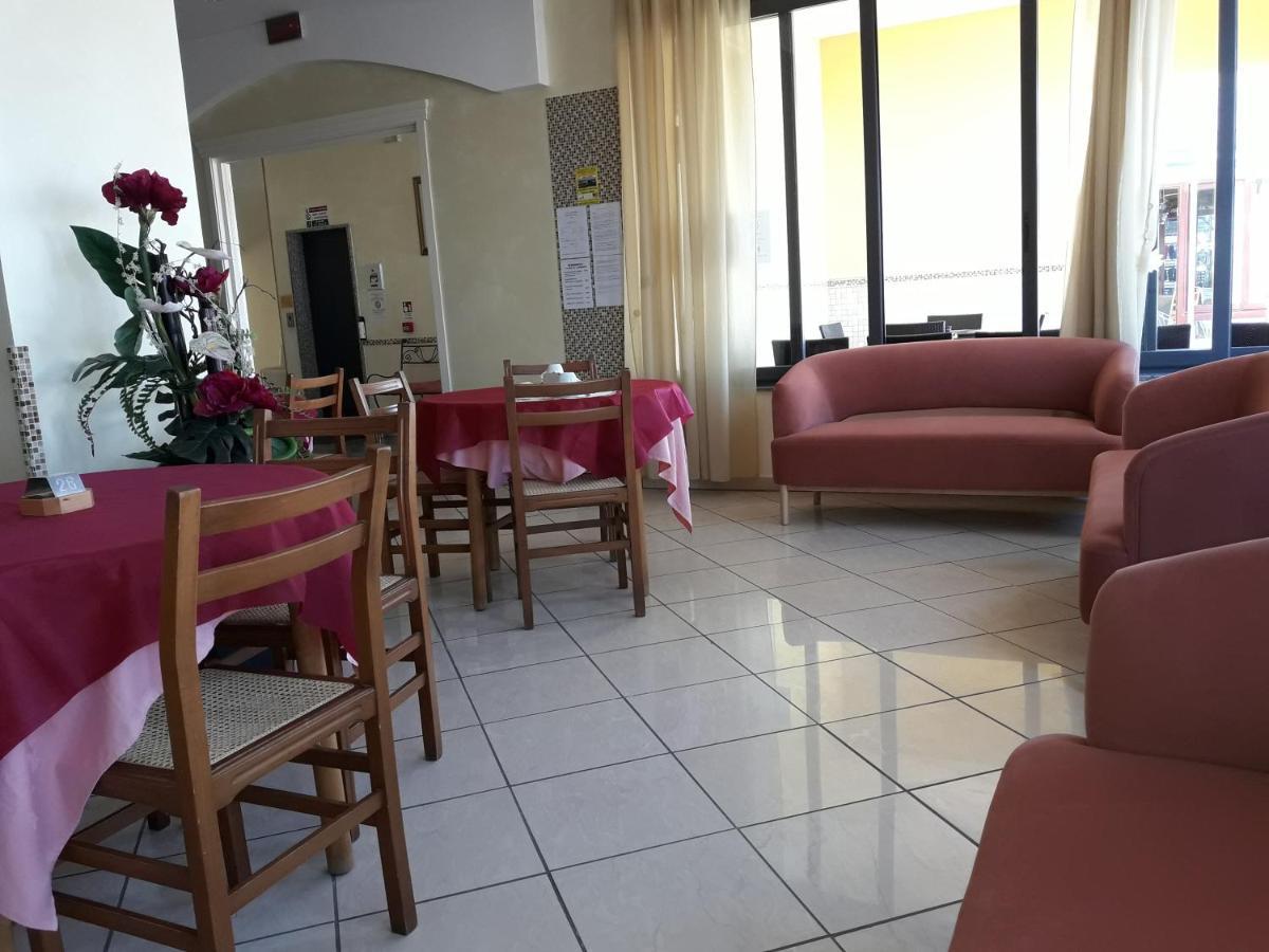 Hotel Villa Aurora Bellaria-Igea Marina Eksteriør bilde