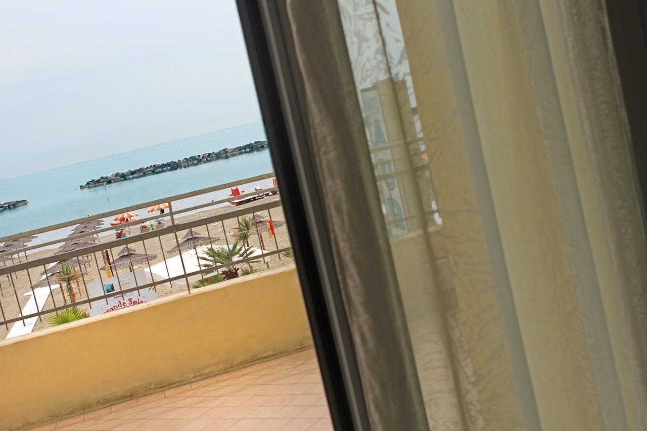 Hotel Villa Aurora Bellaria-Igea Marina Eksteriør bilde