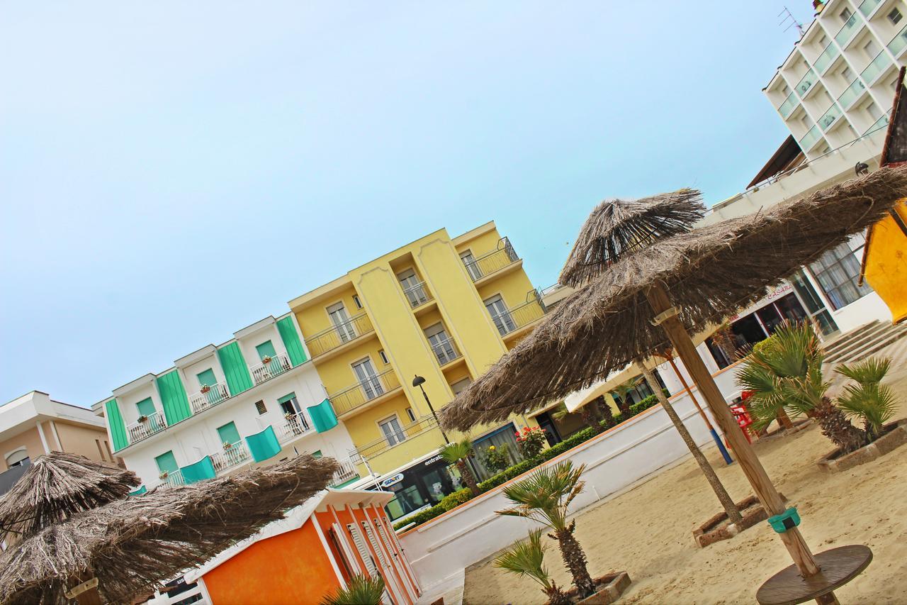 Hotel Villa Aurora Bellaria-Igea Marina Eksteriør bilde