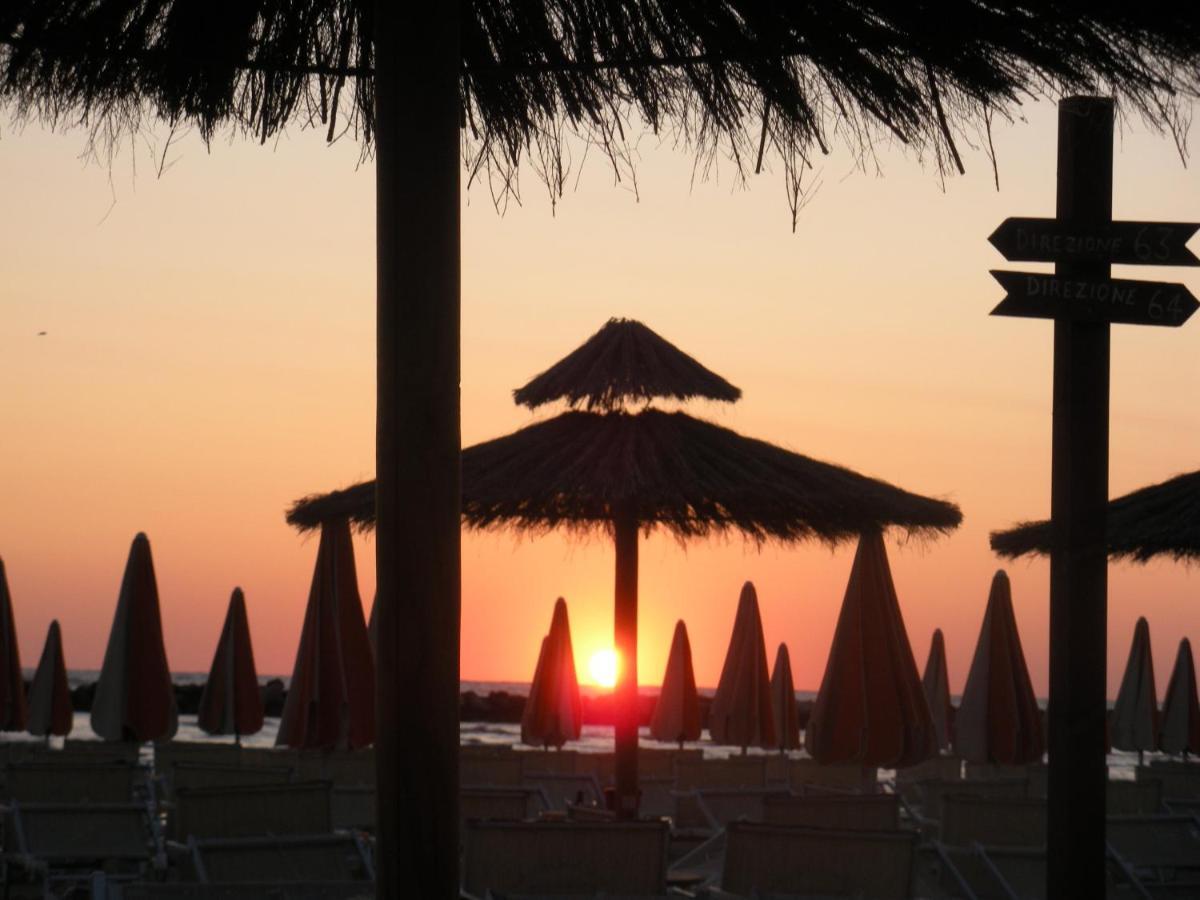 Hotel Villa Aurora Bellaria-Igea Marina Eksteriør bilde